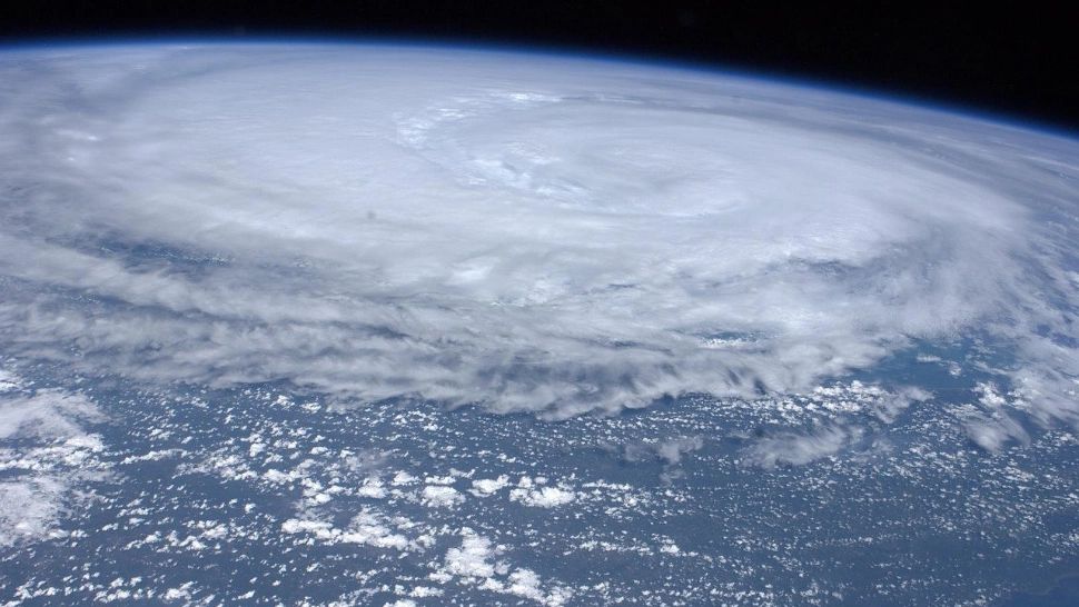 Un nou ciclon tropical se formează în Atlantic. „Jerry” ar putea deveni o furtună atipică pentru luna octombrie