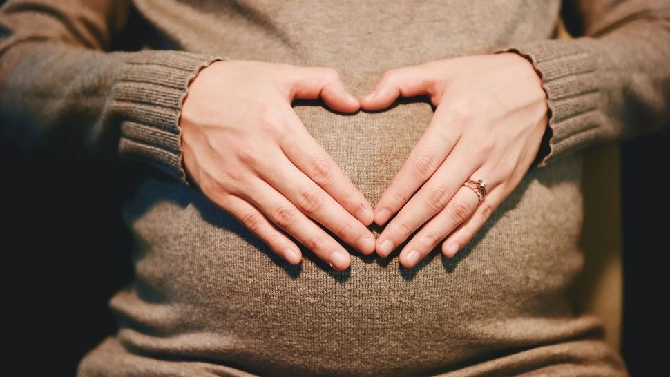 O femeie de 29 de ani a murit după ce a născut la o clinică privată din Constanța. Oamenii legii au deschis dosar penal