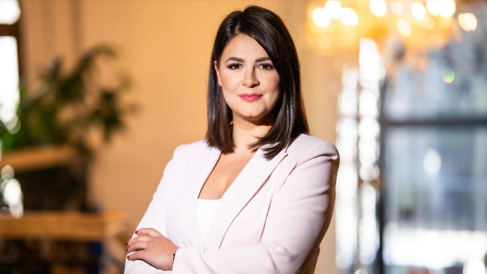 Ștefana Purcar: Catedrala dintre cer și pământ