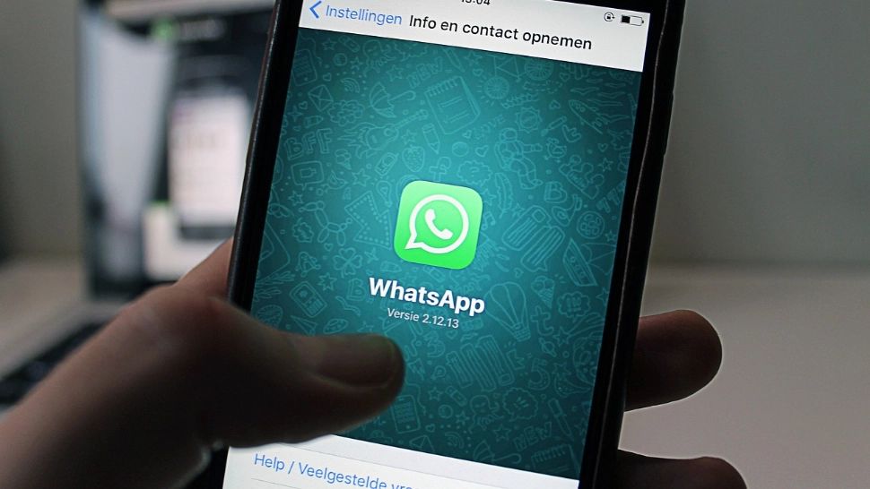 Panică printre utilizatorii WhatsApp, după o postare misterioasă: ce se ascunde în spatele mesajului „Te vedem!”