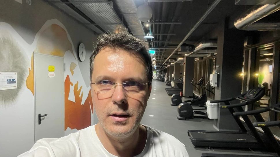 Moșteanu a reușit cu greu să explice neclaritățile din CV