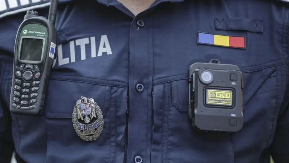 Polițist de 24 de ani, găsit împușcat în cap în apartamentul în care locuia cu chirie. Ancheta a fost preluată de procurori