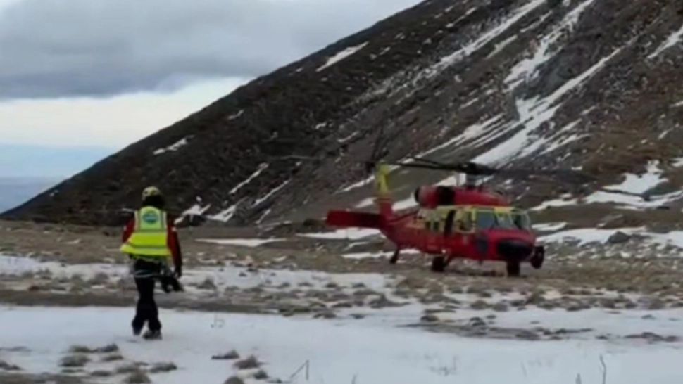 Intervenție în premieră: elicopterul Black Hawk, folosit într-o misiune de salvare, în Munții Bucegi/ Captură video