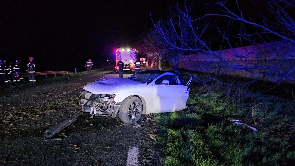 Autoturismul avea viteză mare, iar carosabilul era umed (sursă: Seepress)
