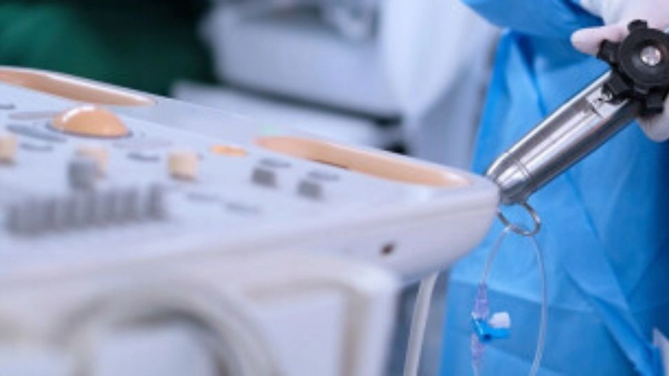 Ecocardiografia transesofagiană este o investigație care folosește ultrasunetele pentru a vizualiza inima din interiorul esofagului