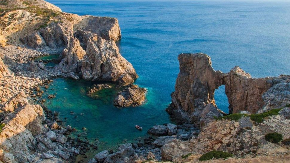 Pe o insulă exotică se dau până la 18.000 de euro oamenilor care aleg să se mute acolo