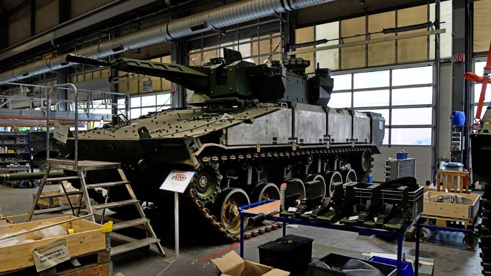 Blindat Lynx în uzina Rheinmetall. Foto: Profimedia