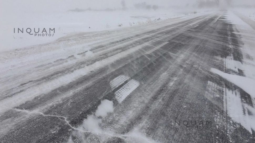 Alertă meteo: ninsoare puternică, viscol și vânt până sâmbătă seară. A fost emis Cod galben și portocaliu