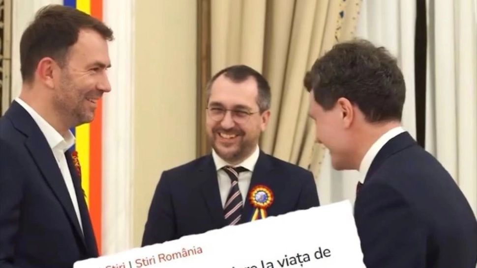 Reziștii se lipesc de Nicușor Dan din nou și îl folosesc în campanie