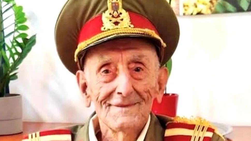 O singură decorație de Ziua Națională: veteranul Ion Vasile Banu, decorat de președintele Nicușor Dan/ Arhivă foto