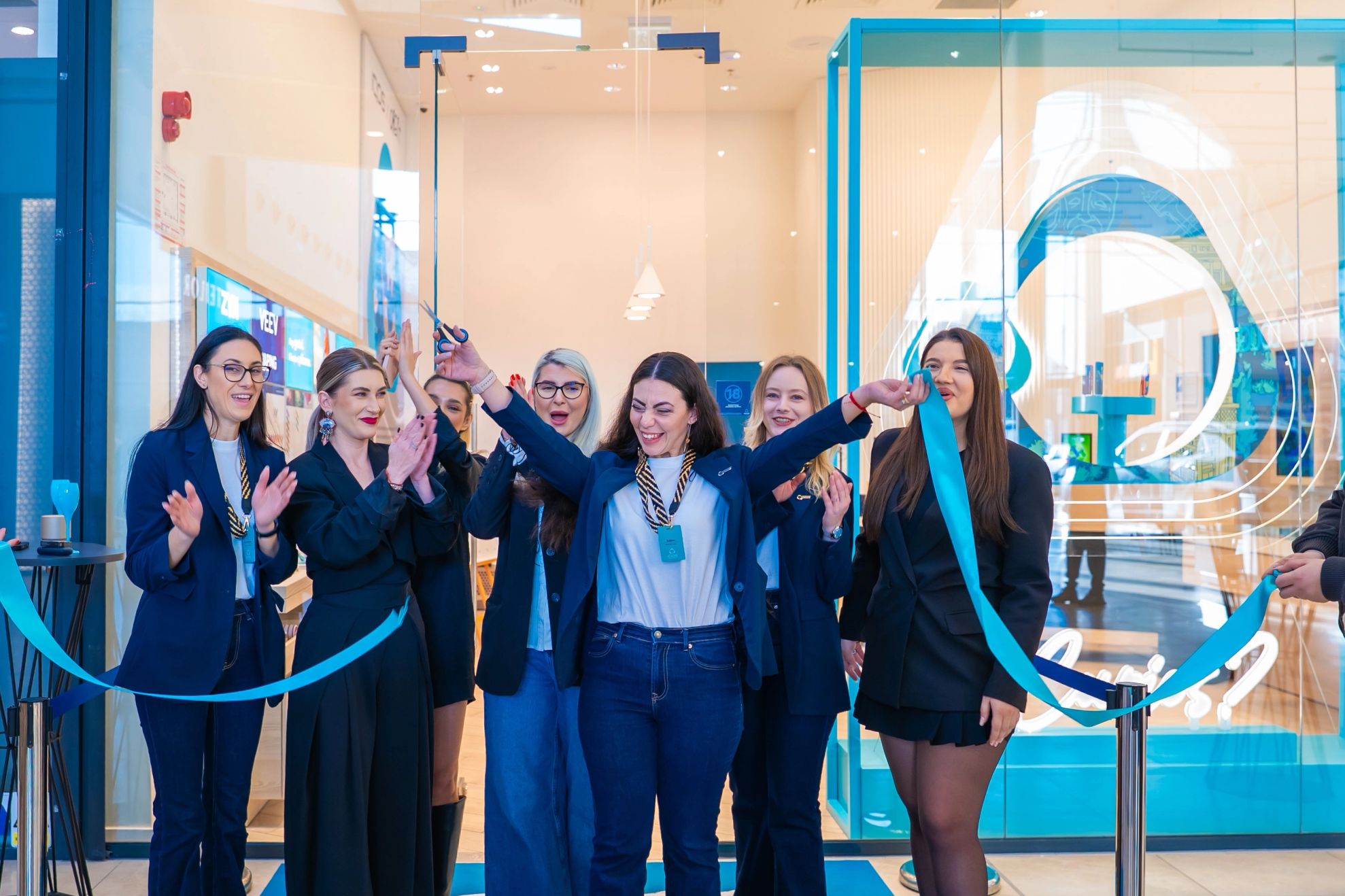 Inaugurare a magazinelor IQOS din Ploiești și Sibiu