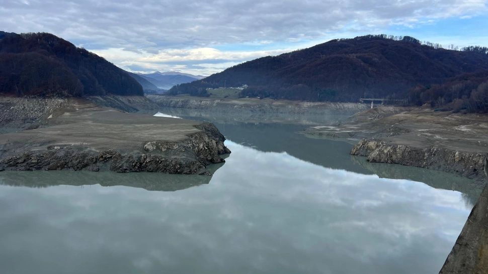 Apele Române: „Barajul Paltinu este monitorizat și funcționează în condiții de siguranță”