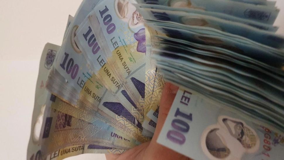 Prime de Crăciun 2025: majoritatea angajatorilor păstrează bonusurile de sărbători, în ciuda unui an dificil economic