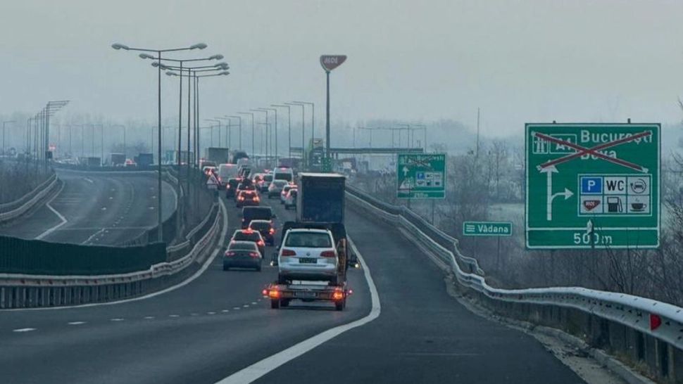 Coloană de mașini pe o lungime de 11 km la intrarea în țară, la Vama Nădlac