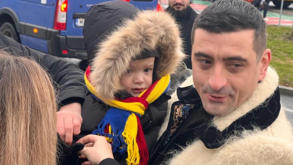 George Simion, în fruntea celui mai mare marș organizat la Alba Iulia. Sute de oameni cer DEMISIA lui Nicușor Dan