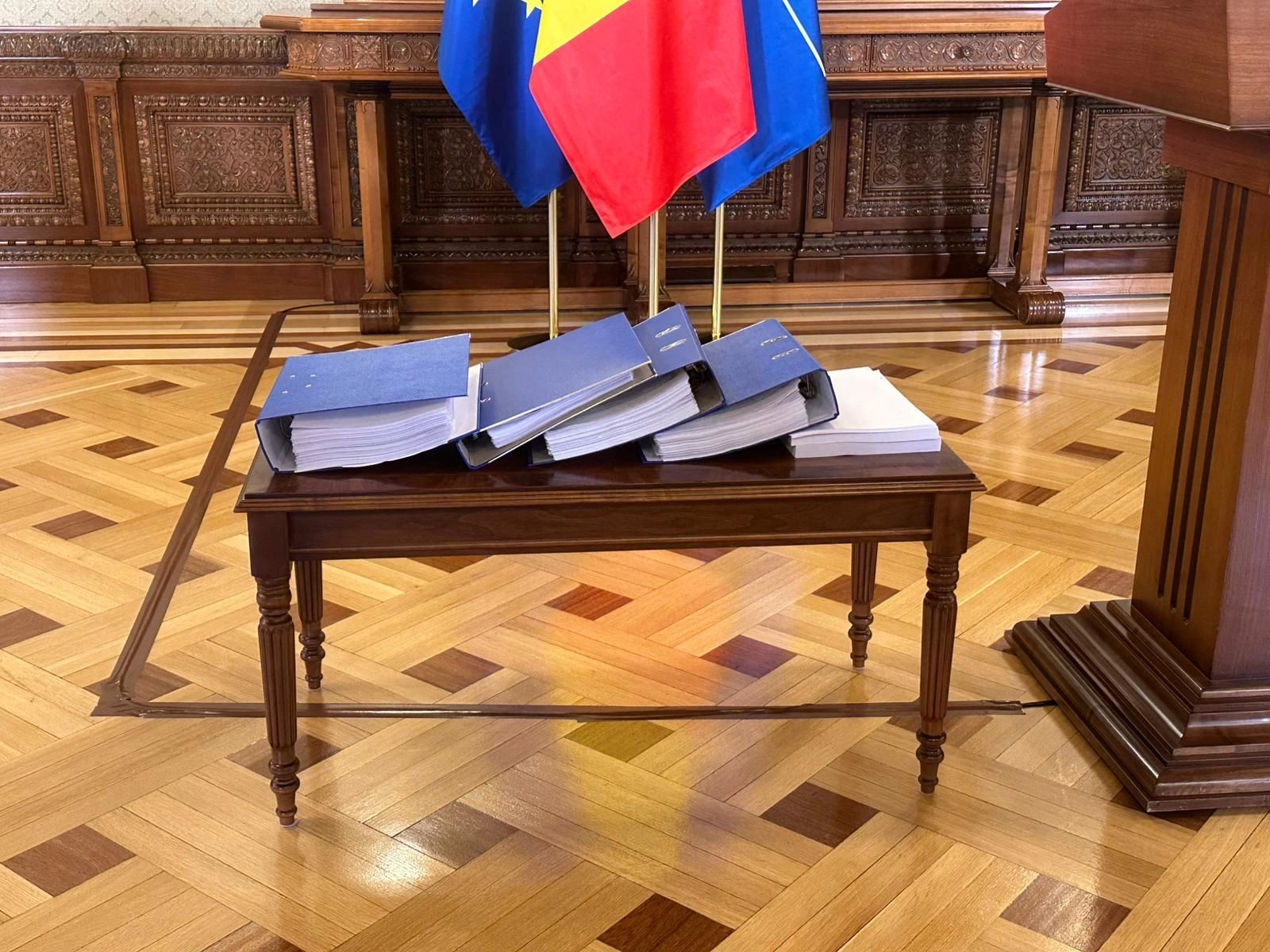 „Sutele” de dosare analizate de președinte. Foto/Realitatea