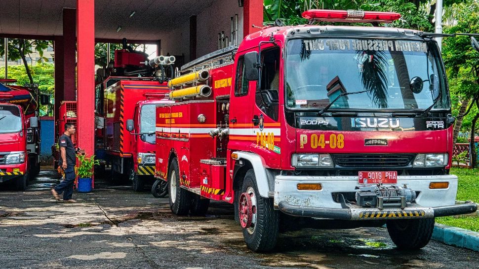 Treisprezece morți într-un incendiu ce a cuprins un bloc de 7 etaje din capitala Indoneziei