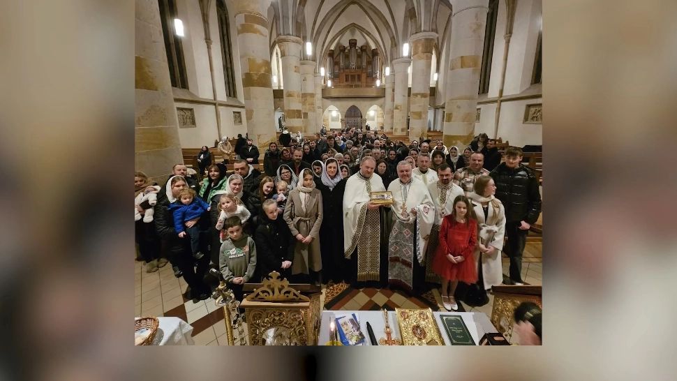Demonstrație emoționantă de credință la mii de kilometri de casă. Moaștele Sfântului Nicolae, duse în Germania - VIDEO