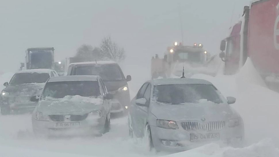 Ninsorile au paralizat țara, dar în special Capitala. Foto/Inquam