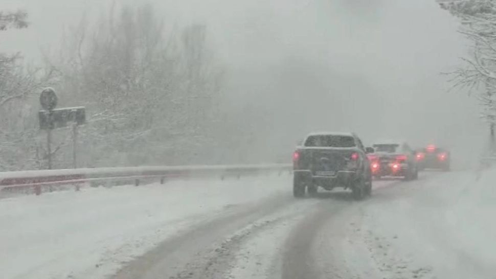 Trafic aglomerat pe DN1, cu coloane de mașini la Comarnic, Bușteni și Sinaia: cozi de de 7 kilometri/ Foto cu notă sugestivă/Meteoplus