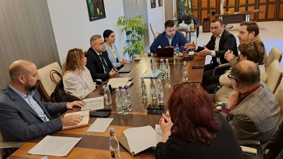 Ciprian Ciucu și Bogdan Ivan, ministrul Energiei, s-au întâlnit astăzi pentru a găsi soluții la criza termoficării din Capitală (foto: Facebook @ Ciprian Ciucu)