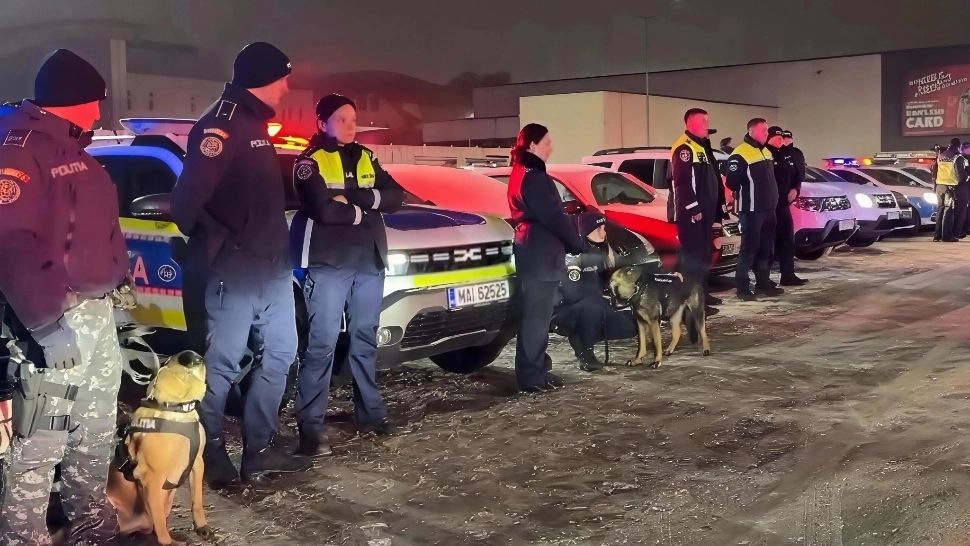 Minorele dispărute din Suceava, găsite la o petrecere privată. Una dintre fete, de 14 ani, a ajuns acasă cu taxiul în toiul nopții