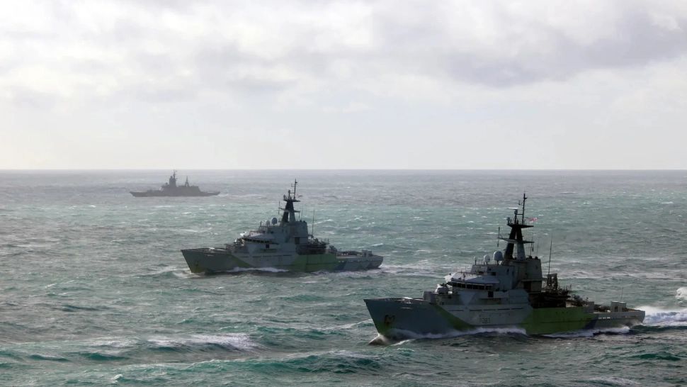 Nave de război rusești, interceptate de marina britanică în Canalul Mânecii