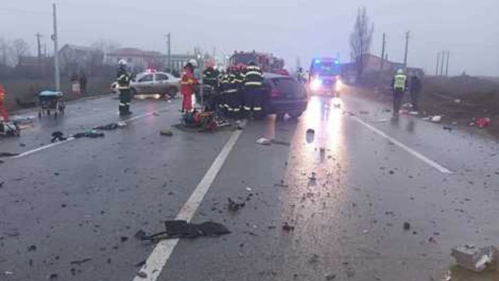 Accident mortal în ziua de Bobotează. O persoană a murit, iar alte cinci sunt rănite, printre care și doi copii