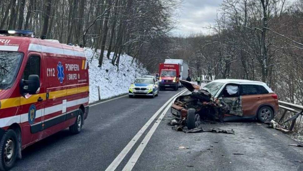 UPDATE: 5 persoane, transportate la spital. Trafic blocat între Sibiu și Brașov, după un accident cu trei mașini