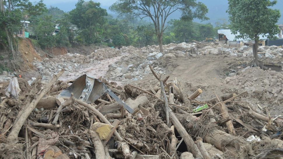Catastrofă în Indonezia. Zeci de morți și dispăruți în urma alunecărilor de teren