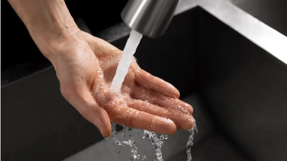 CMTEB a explicat de ce lipsa apei calde nu se regăsește în costurile de întreținere