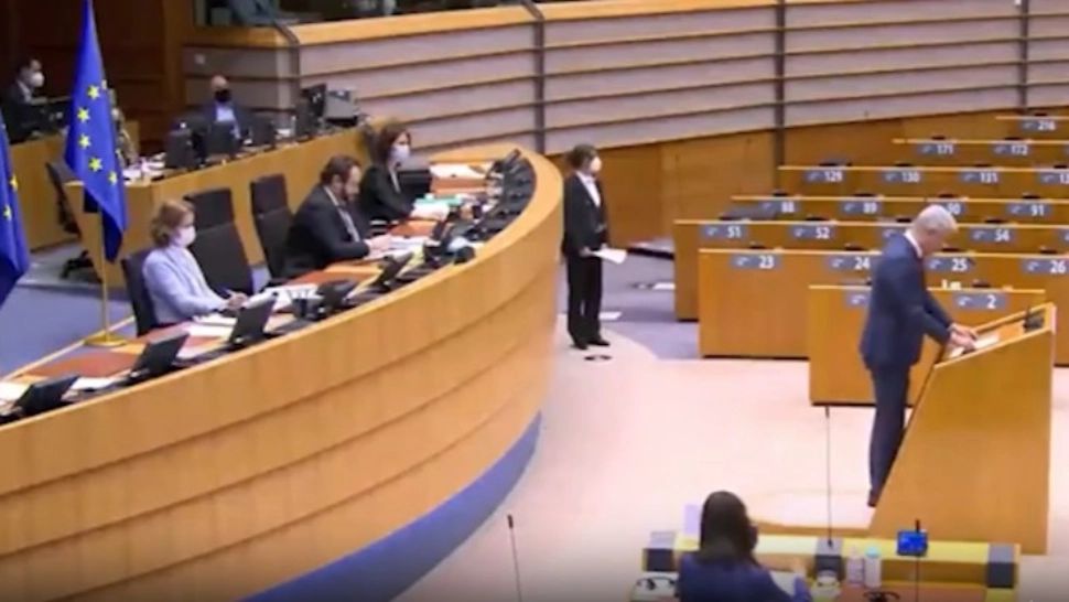 Cum a ajuns USR să conducă țara din umbră? Românii nu îi vor pe reziști, dar ei iau decizii pentru țară