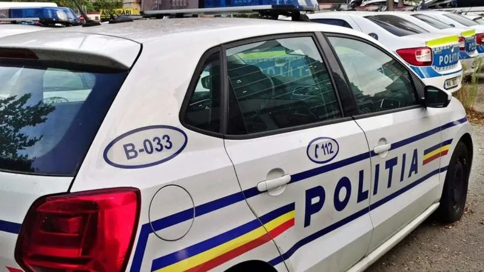 Un primar din Giurgiu este acuzat că ar fi trimis fotografii indecente unei minore de 13 ani (foto: arhivă)