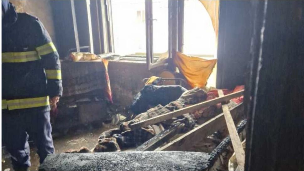 O femeie a murit intoxicată cu fum, în urma unui incendiu. FOTO: ISU Hunedoara 