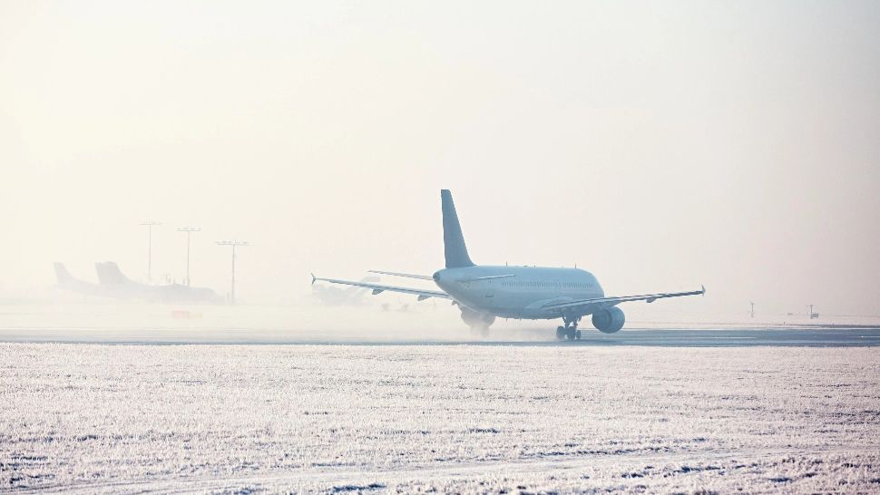 Trafic aerian în condiții de iarnă pe aeroporturile din București, fără perturbări. Anunțul CNAB/ Profimedia