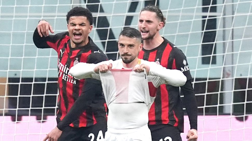 Nicolae Stanciu a ratat din penalty contra Milanului în minutul 99 (foto: profimedia)
