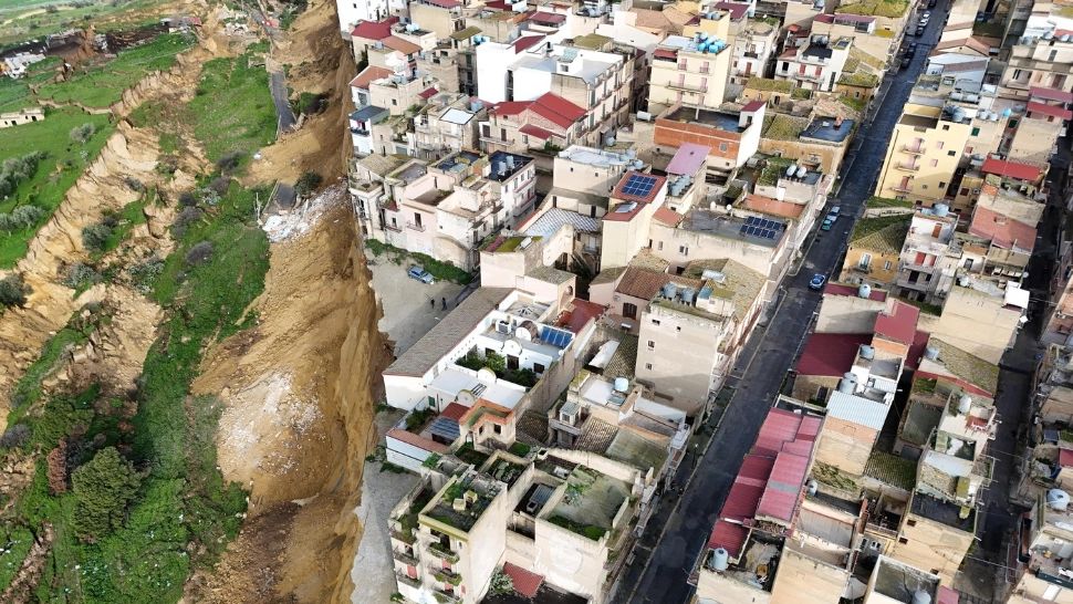 Coșmar în Sicilia. Pământul se prăbușește sub case și străzi. Foto: Profimedia