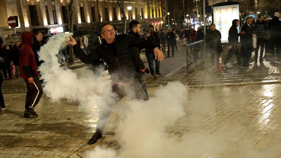 În urma protestelor au fost arestate cel puțin 25 de persoane. Foto/Profimedia