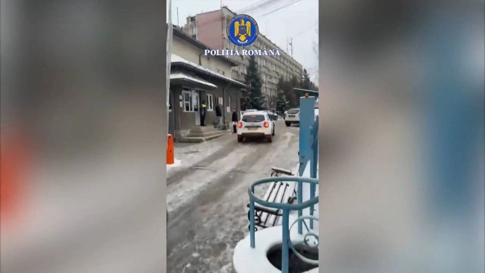 Bărbat anchetat pentru proxenetism: și-ar fi exploatat soția și ar fi trăit din banii obținuți de aceasta