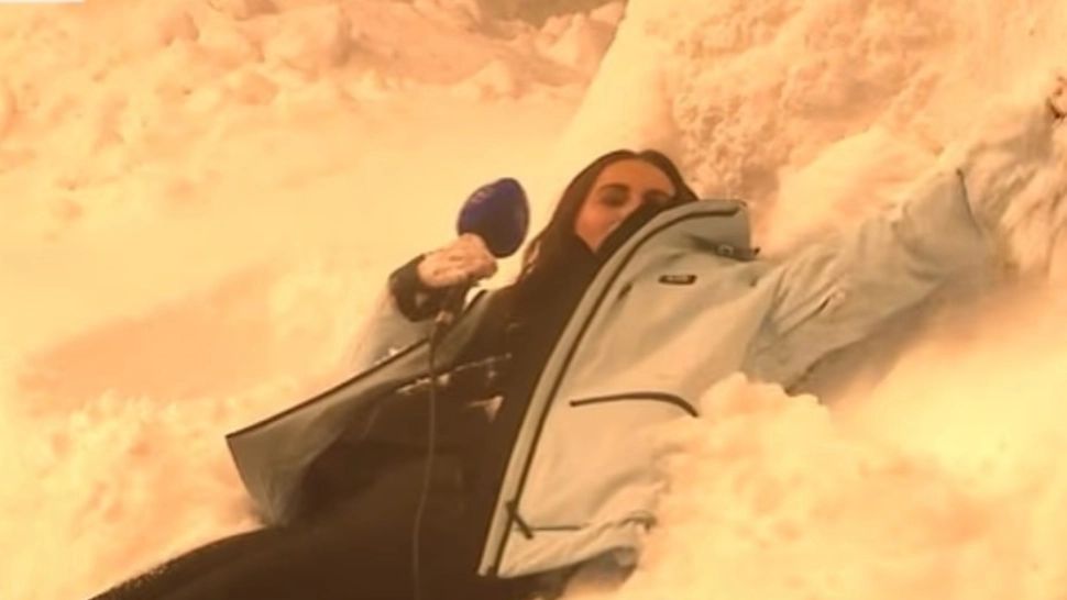 Moment stânjenitor la Jocurile Olimpice: o jurnalistă a consumat băuturi alcoolice înainte de o transmisiune live | VIDEO