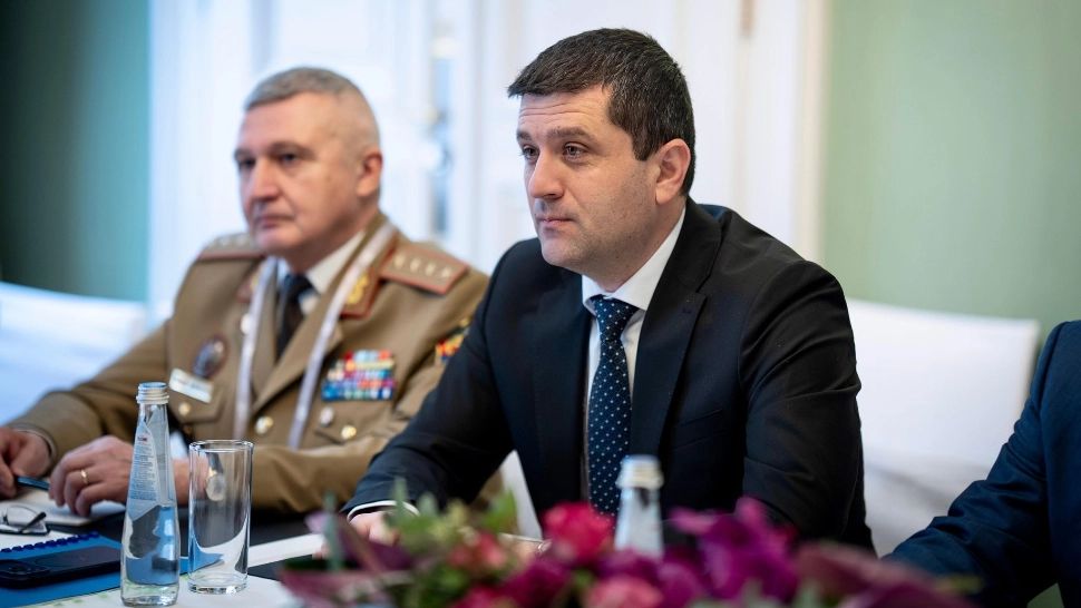 Războiul escaladează, ministrul Apărării vorbește de impozite: „În aceste săptămâni, contracte de aproape 10 miliarde de euro se vor semna la Ministerul Apărării”