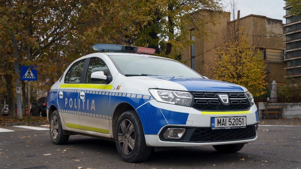 Elevă de 17 ani agresată într-un liceu din Slatina chiar de o colegă. Minora a ajuns la spital, poliția a deschis dosar penal