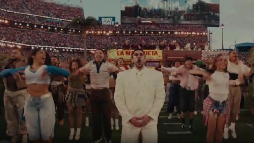 Rapperul Bad Bunny, cap de afiș la concertul din pauza Super Bowl. Donald Trump, marele absent de la eveniment