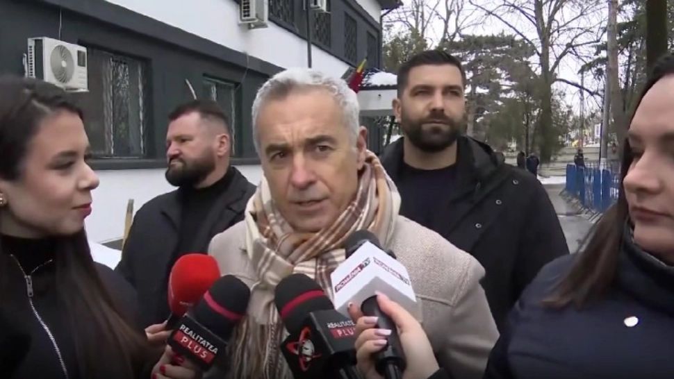 Călin Georgescu denunță o FALSĂ campanie derulată în numele său. Autorul real este dat în urmărie de poliție pentru că are de făcut închisoare