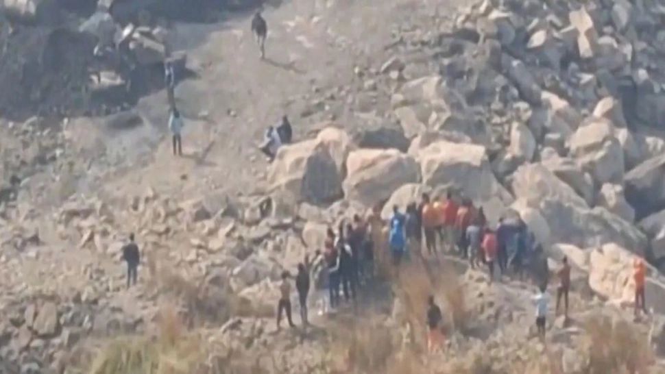 Explozie devastatoare într-o mină din India: cel puțin 18 morți și mai mulți muncitori blocați sub pământ - VIDEO