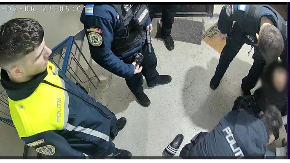 Scandal șocant la Constanța. Un bărbat a sărit la polițiști după ce și-a agresat partenera. "I-am spus că-i arunc lucrurile doar ca să vină să-i dau o inimioară” – VIDEO