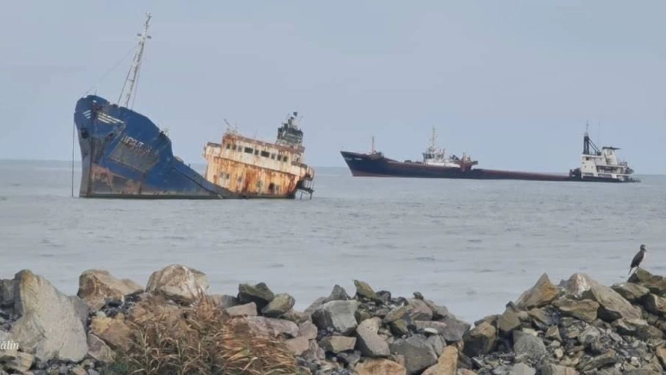 O navă sub pavilion românesc s-a scufundat pe canalul Sulina