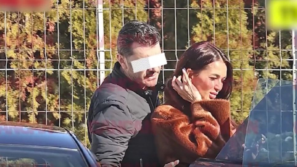 Vedetă TV - prinsă în ipostaze indecente cu un medic căsătorit. Ruxandra Luca, scene de amor pe bancheta din spate