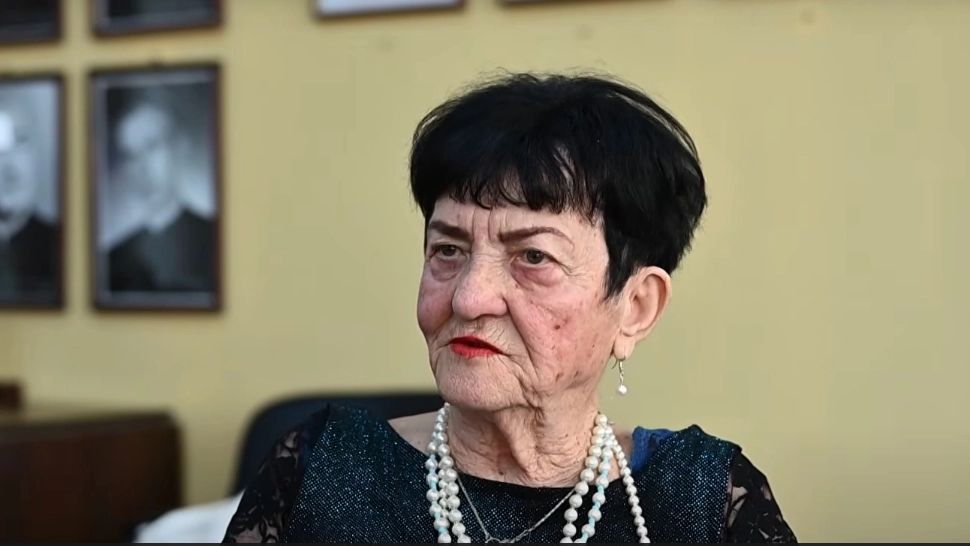 Amalia Tușa, studenta la 90 de ani