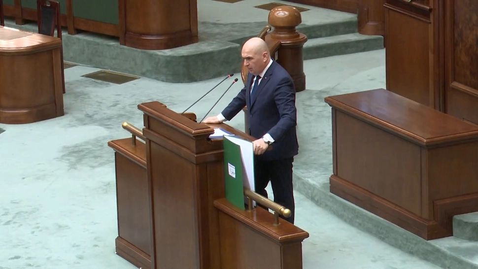 Moțiunile simple la adresa lui Bolojan și a unor miniștri USR au căzut. Opoziția amenință cu moțiune de cenzură - VIDEO
